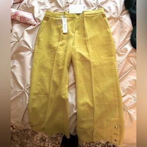 Closet bright yellowlo/green pants